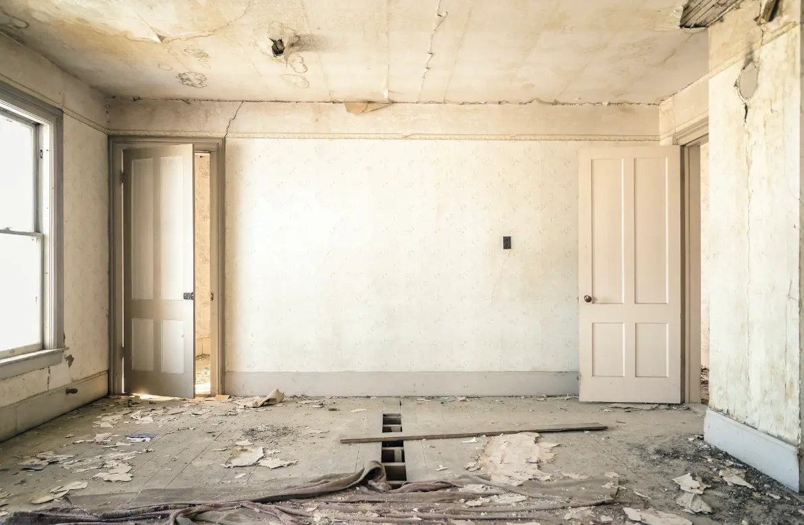 Waste disposal crew managing a cleanout project in Evergreen Park